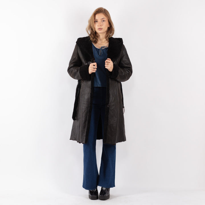 Vintage 90's Women Sheepskin Coat in Black