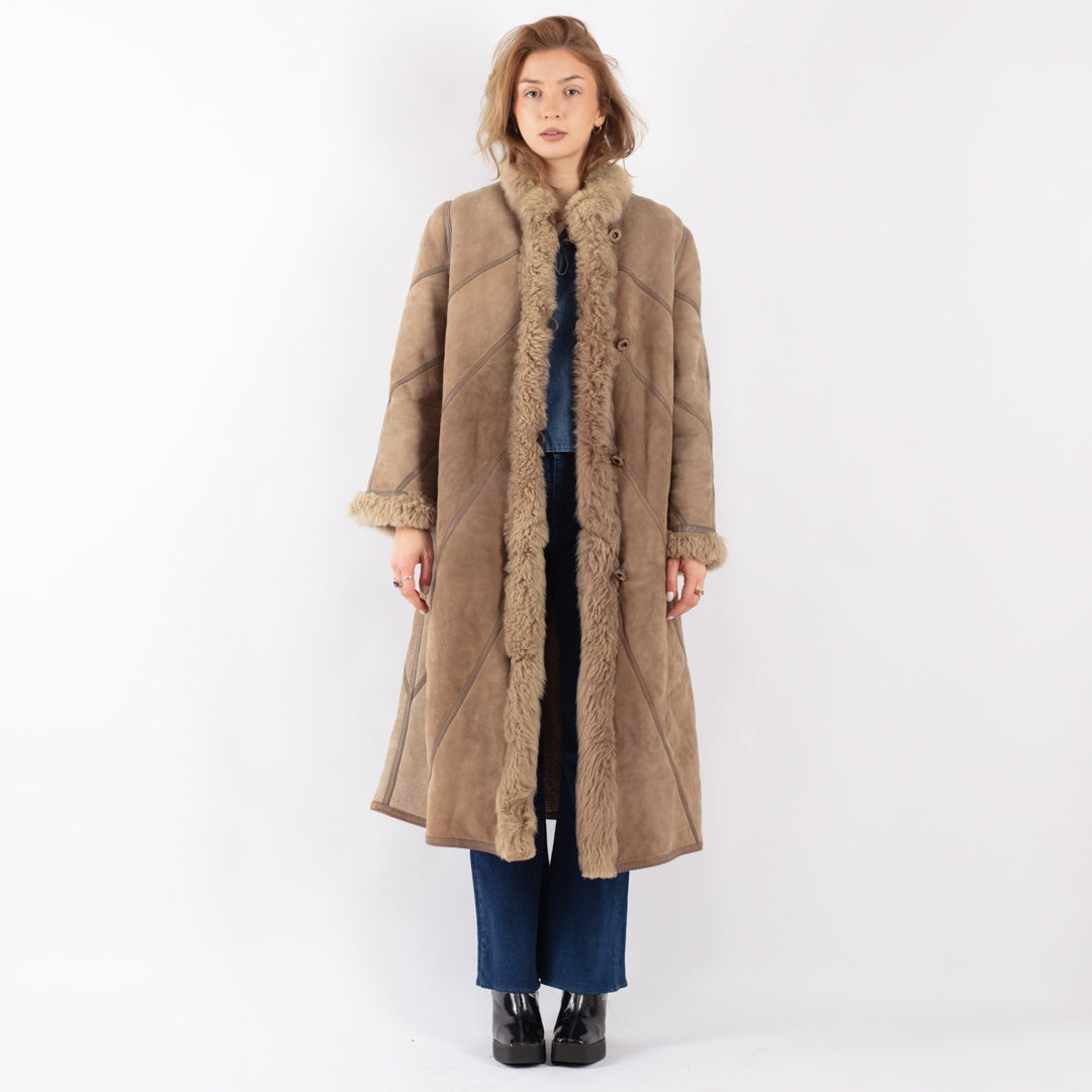 Vintage 70's Women Sheepskin Coat in Beige