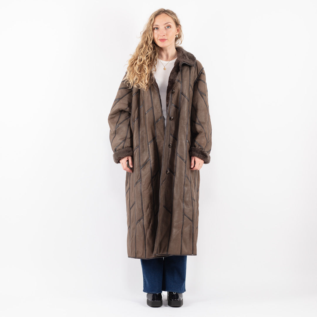 Vintage 80's Women Sheepskin Coat in Brown