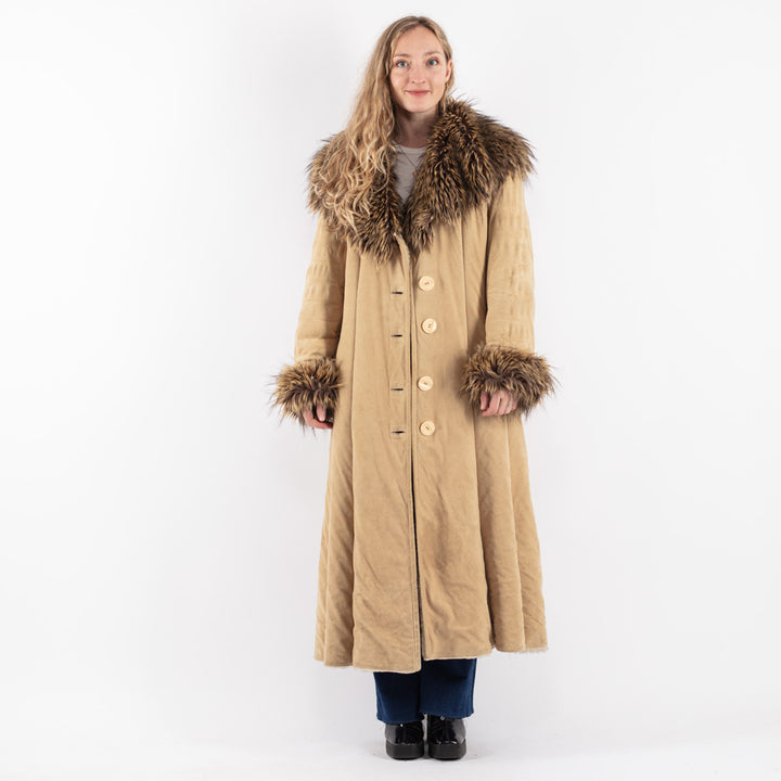 Vintage 90's Women Faux Sheepskin Coat in Beige