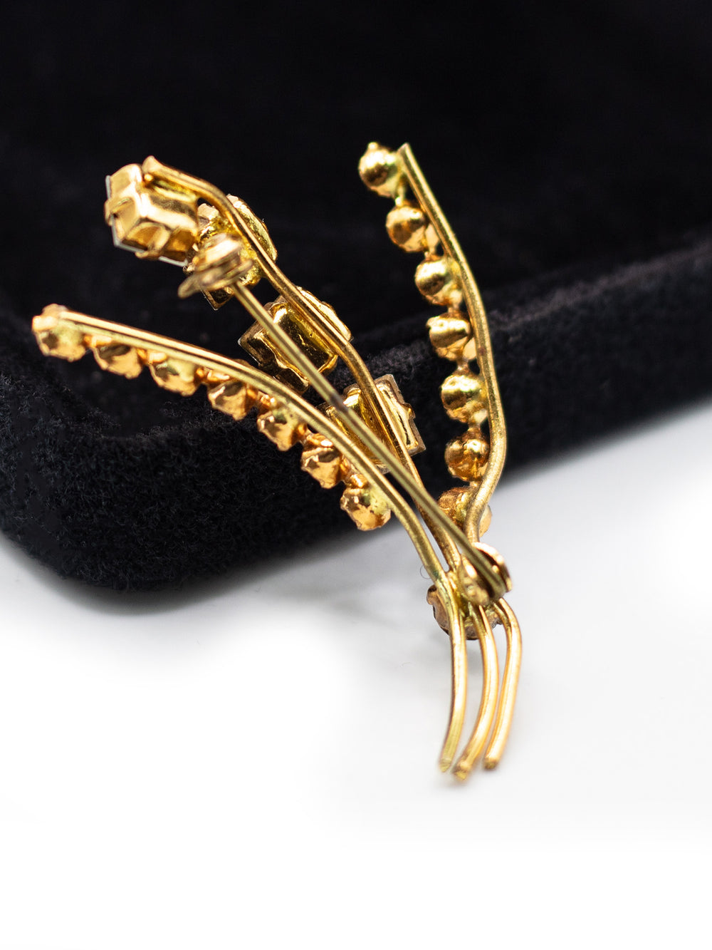 Vintage 50's Brooch in Red