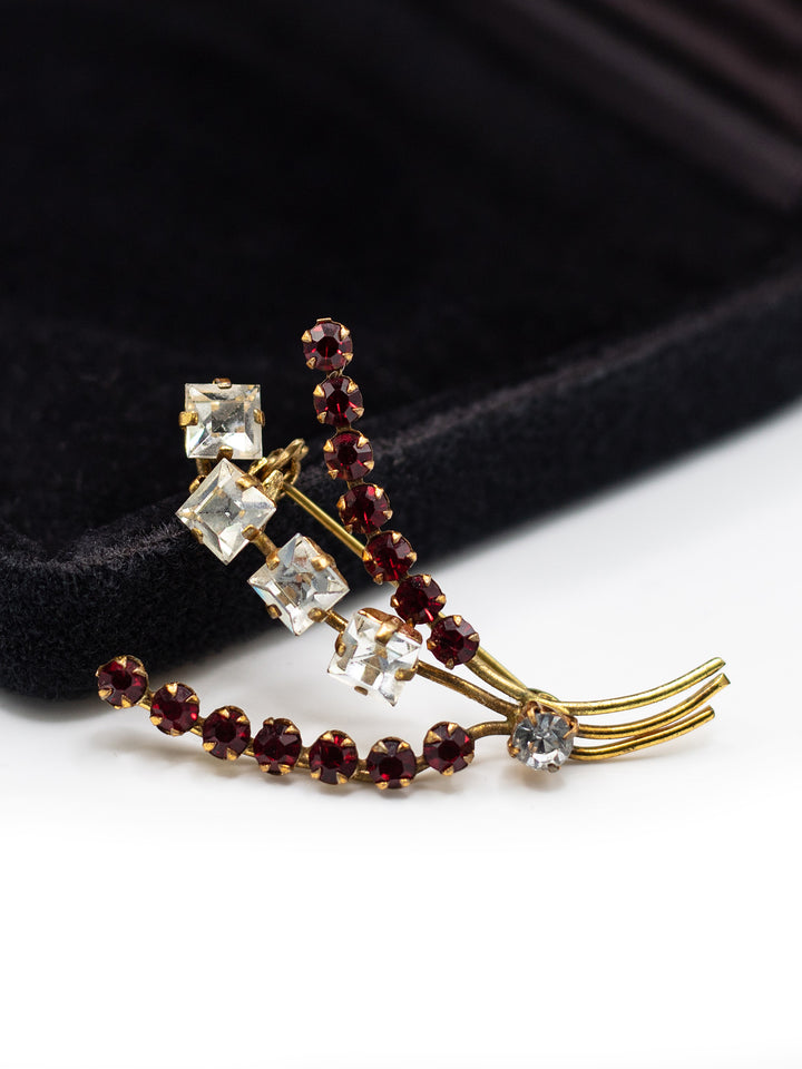 Vintage 50's Brooch in Red