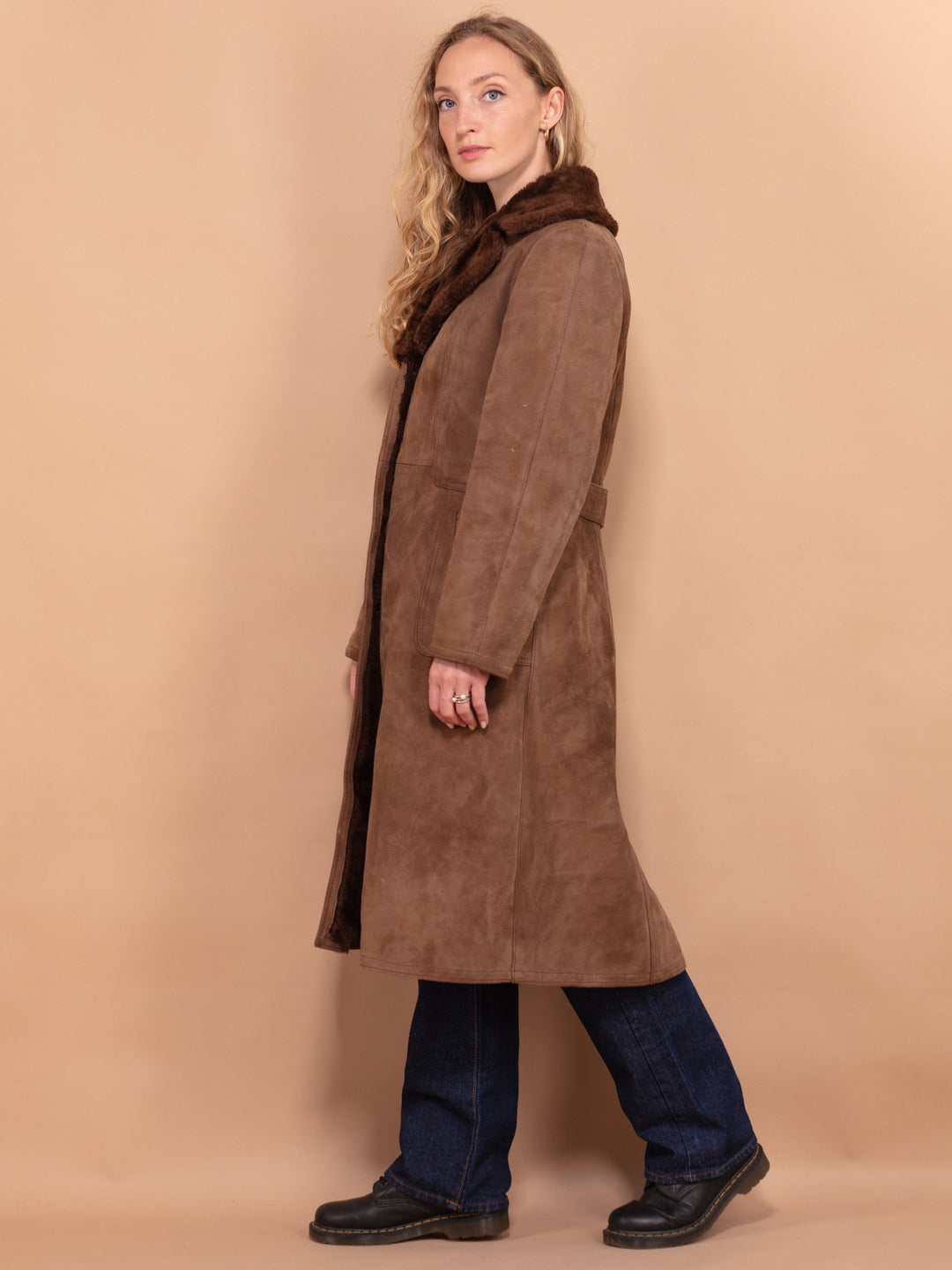 Brown Suede Coat 70's, Size Medium M, Warm Penny Lane Winter Coat, Brown Sherpa Overcoat, Elegant Shearling Coat, Winter Outerwear
