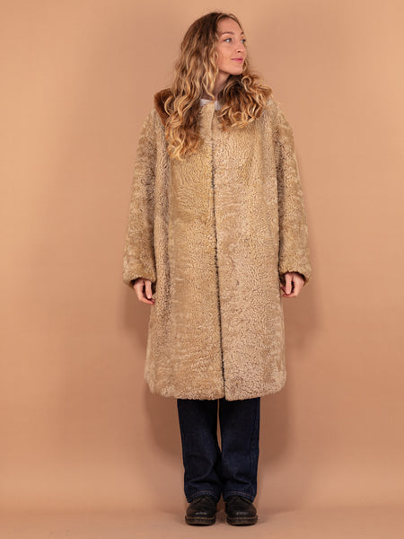 vintage-60s-women-sheep-wool-