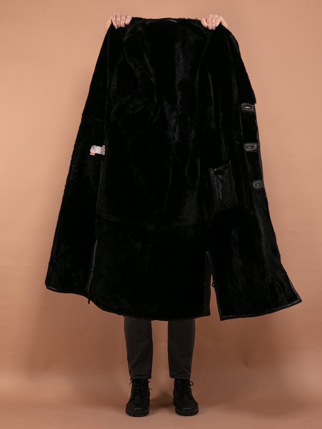 Long Shearling Coat 70's, Size L Large, Made in Italy Black Vintage Sheepskin Coat, Warm Winter Clothing, Midi Leather Coat, 70s Men Clothes
