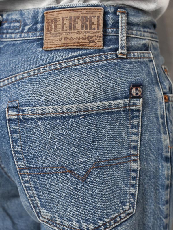 90s Men Jeans vintage denim pants light wash button fly men's clothing boyfriend gift size Medium 31/34