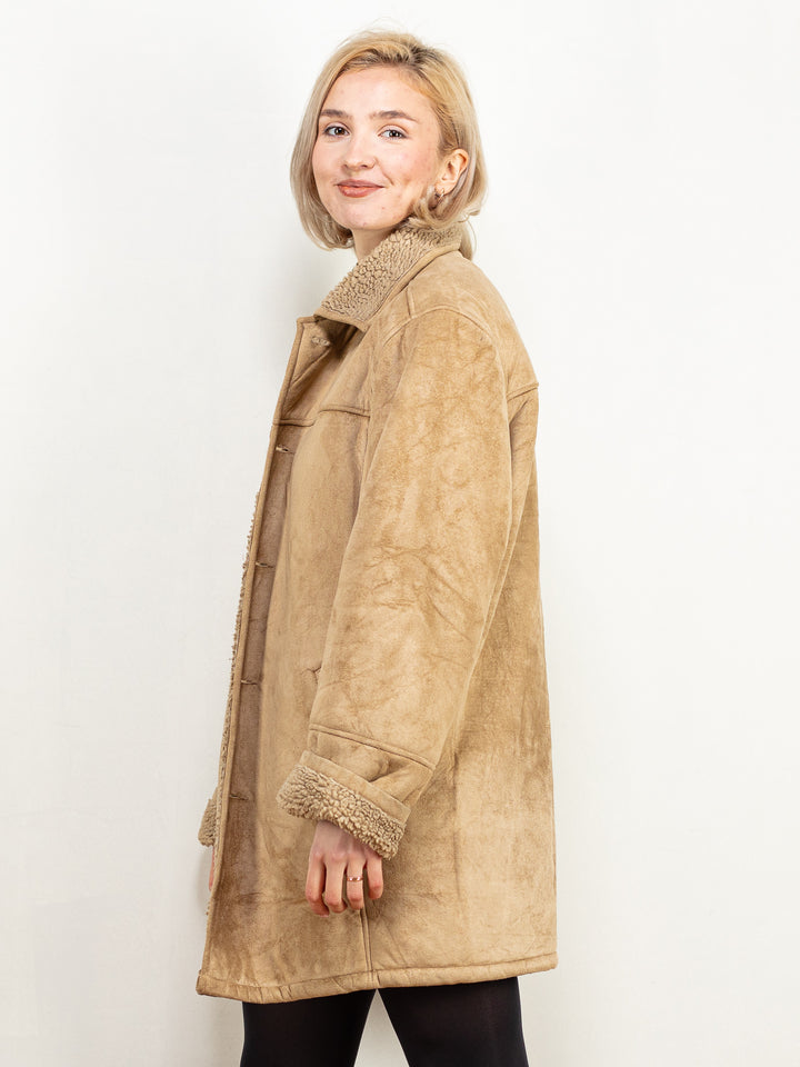 Vintage 90's Women Faux Sheepskin Coat in Beige - NorthernGrip