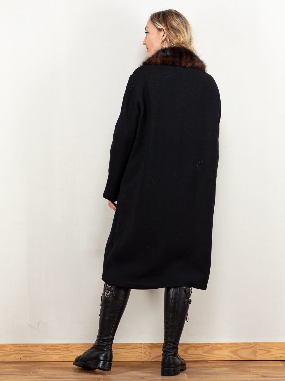Vintage 60's Women Winter Coat in Black - NorthernGrip