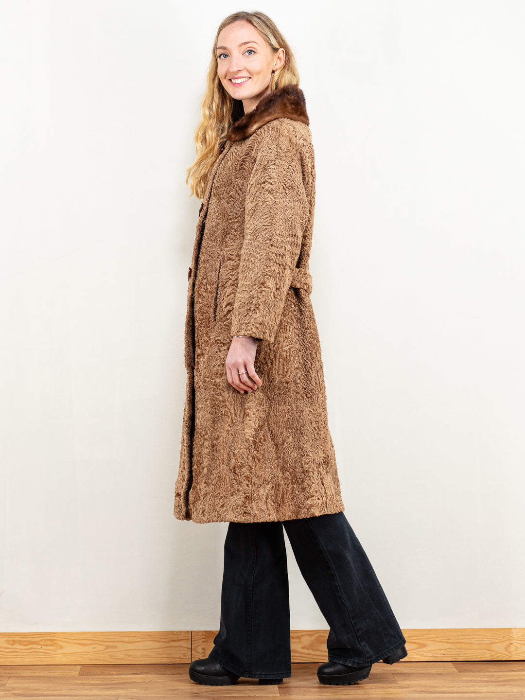 Vintage 60's Women Karakul Fur Coat in Brown - NorthernGrip