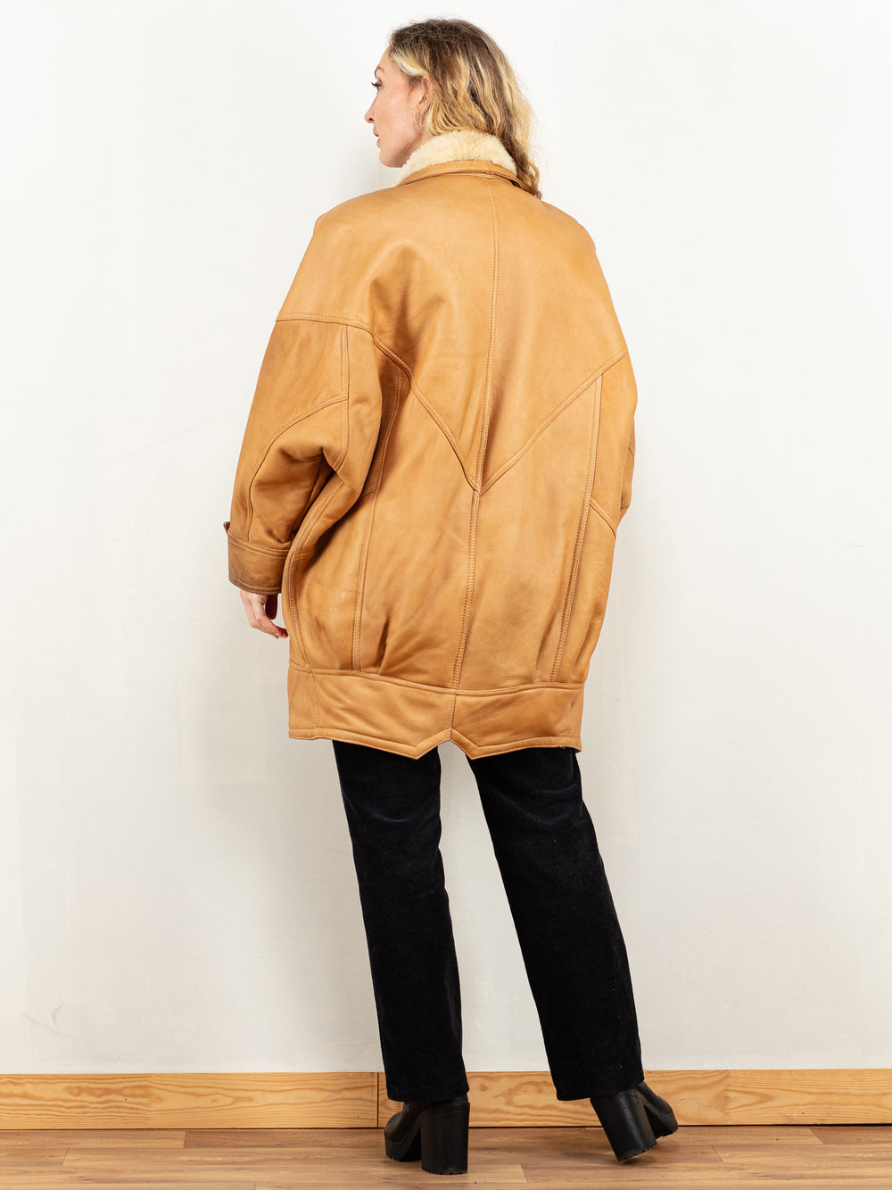 Vintage 80's Women Sheepskin Coat in Brown - NorthernGrip