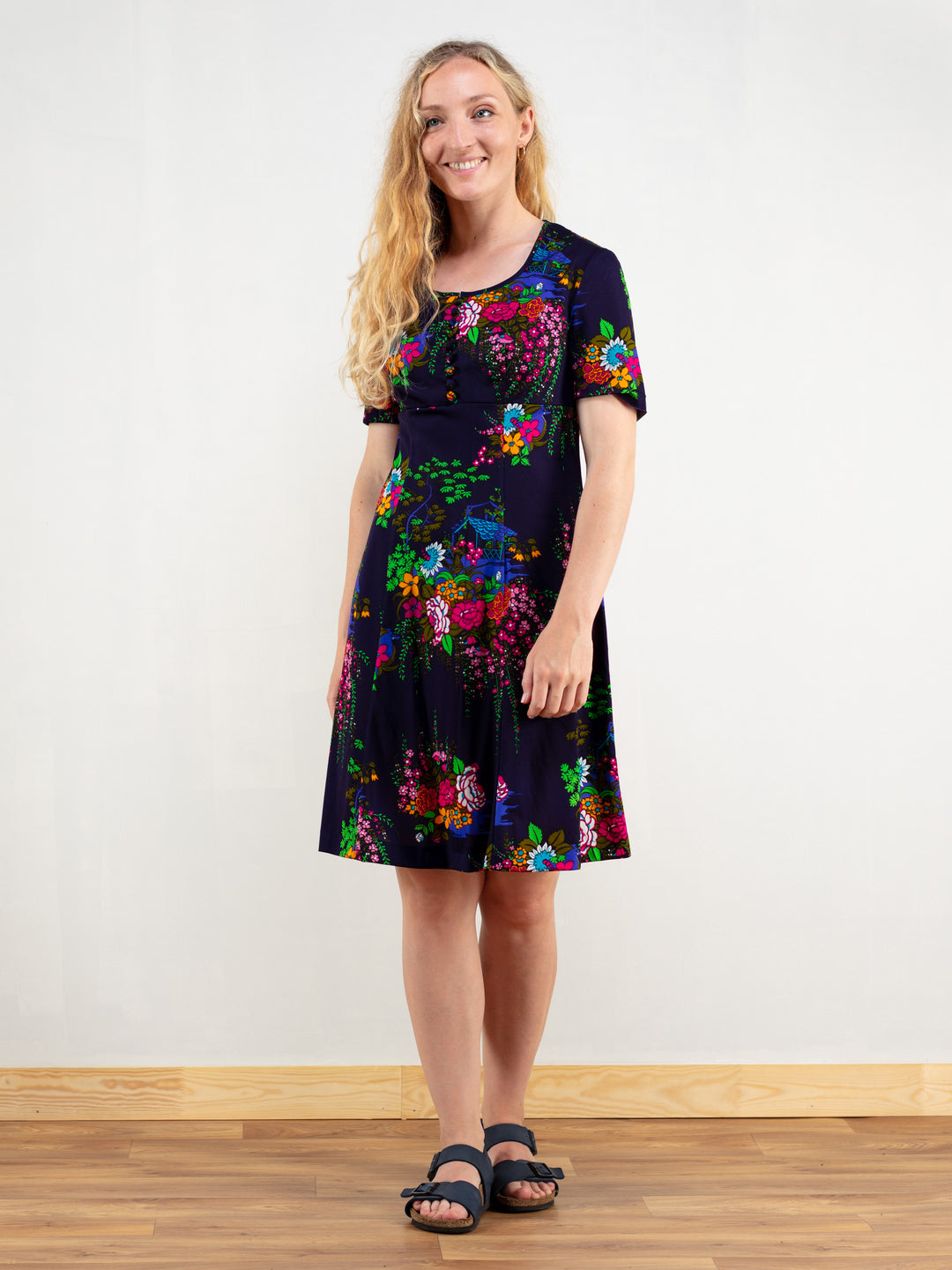 70s summer dress 1970s dreams Nothing does summer quite like vintage from the ' 70s. Flowy silhouettes, sun-faded colors, dreamy prints, oversized sunnies, and the kind of effortless style that never goes out Shop our 1970s Dresses |