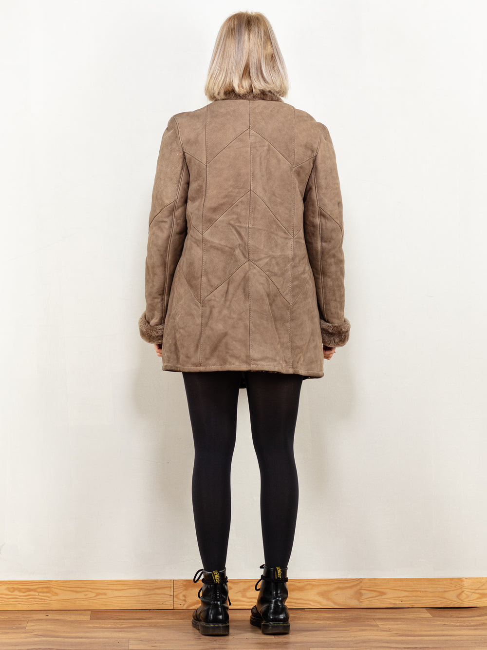 Vintage 70's Women Shearling Coat in Grey - NorthernGrip