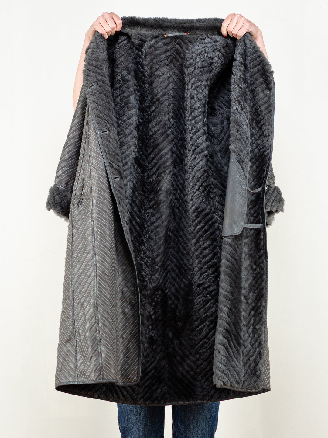 Vintage 80's Women Sheepskin Coat In Grey - NorthernGrip