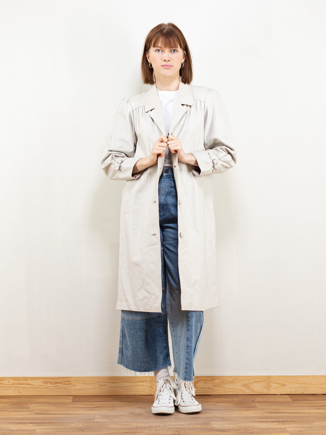 Vintage 80's Women Beige Leather Coat - NorthernGrip