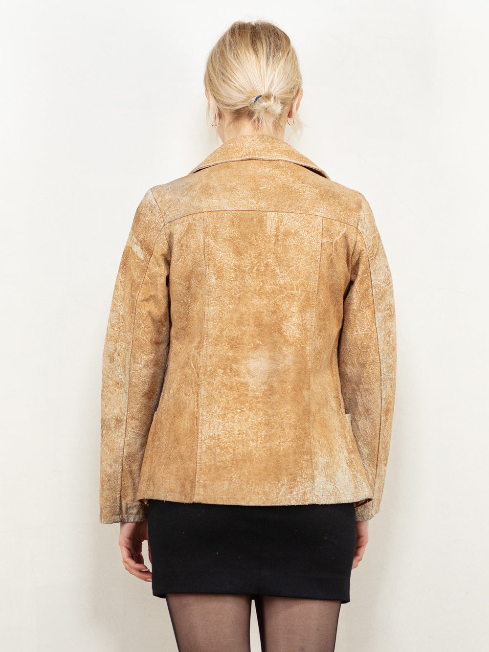 Vintage 90's Women Distressed Suede Jacket in Beige - NorthernGrip