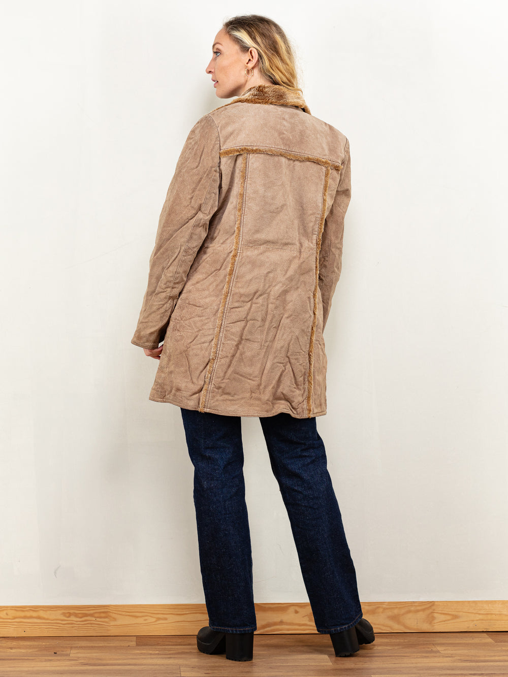 Vintage 00's Women Suede Sherpa Coat in Beige - NorthernGrip