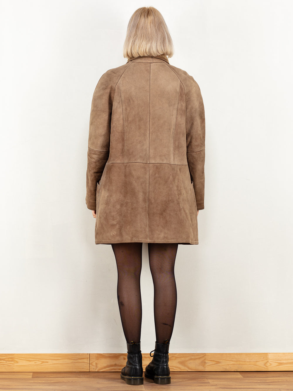 Vintage 80's Women Sheepskin Shearling Coat in Beige - NorthernGrip