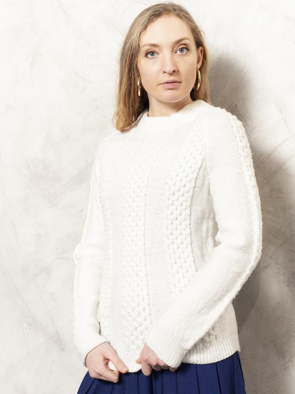 Vintage white sweater 2025