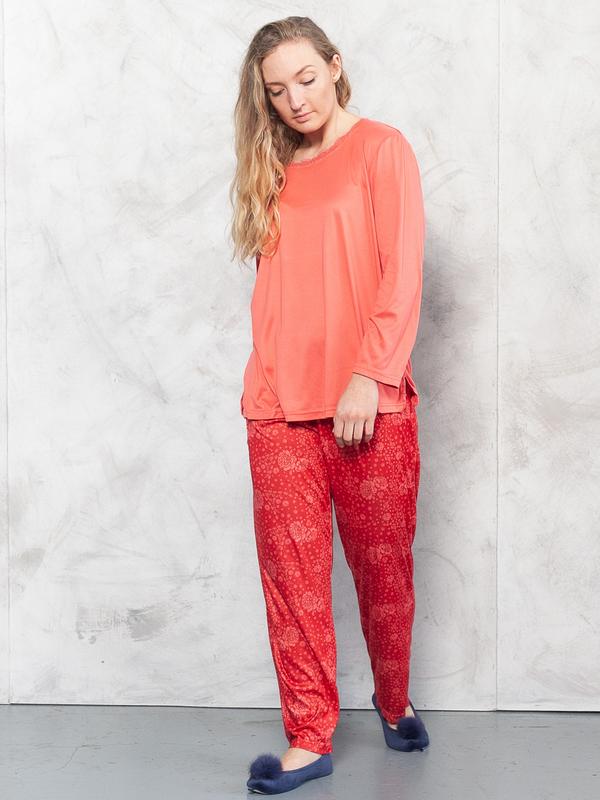Vintage 90's Women Red Pajama Set - NorthernGrip